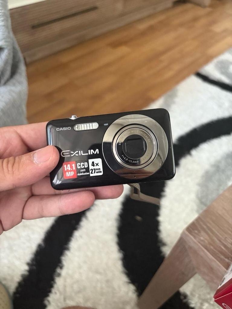 Casio EXILIM EX-Z800 Dijital Fotoğraf Makinesi - 7
