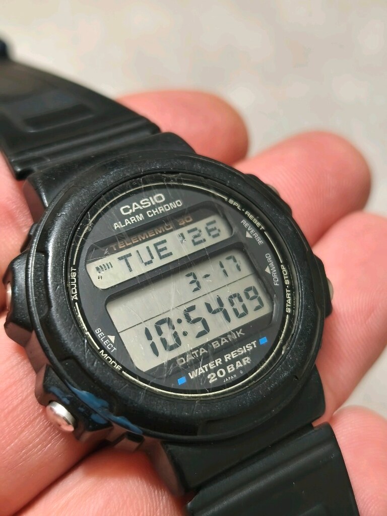 Casio DW-330 - 4