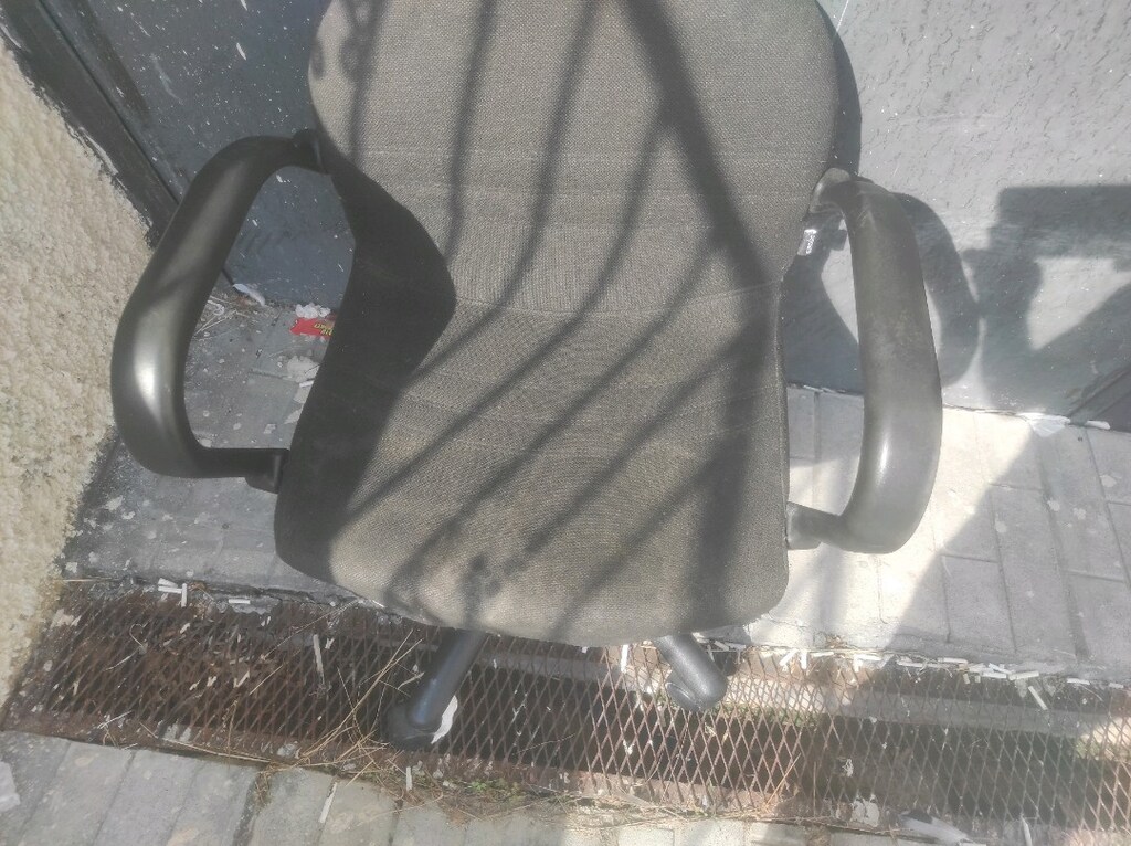 ofis sandalyesi sağlam sorunu yok.kaliteli bir markadır. - 11