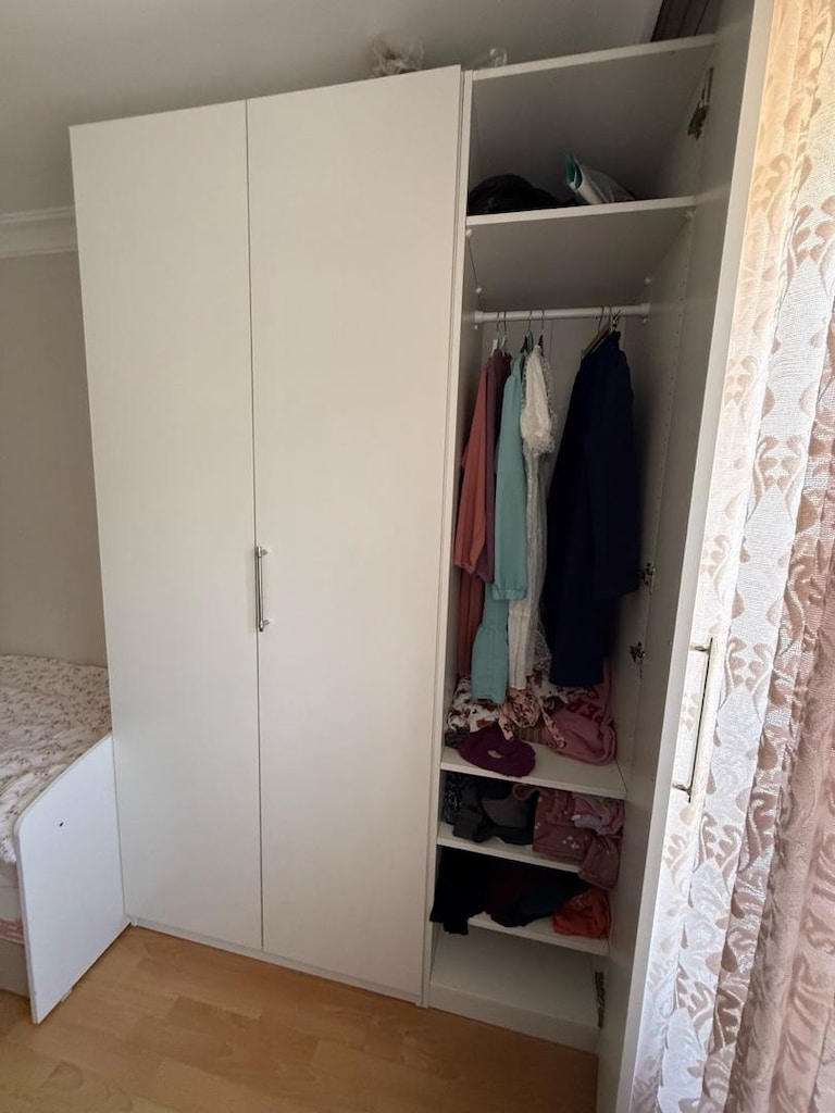 IKEA ÜÇ KAPAKLI DOLAP - 3