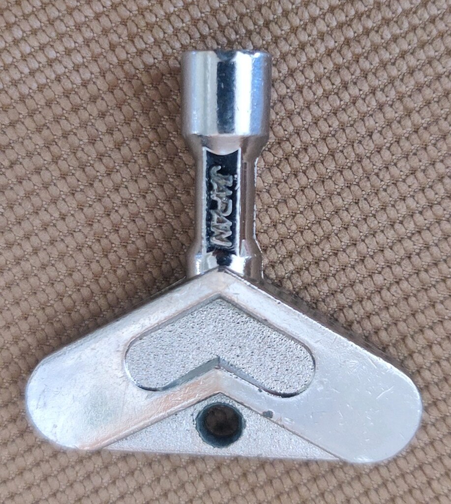 Tama 6560 krom kaplamalı klasik davul akort anahtarı. - 2