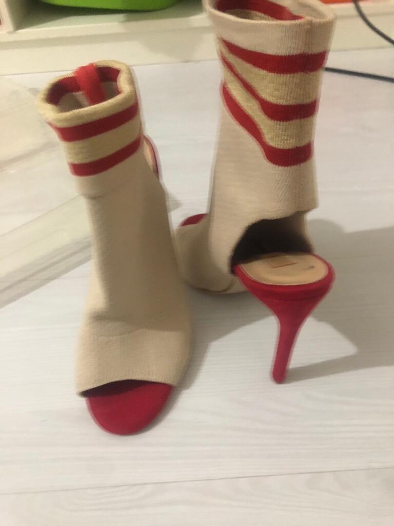 Elle 39 numara ayakkabı