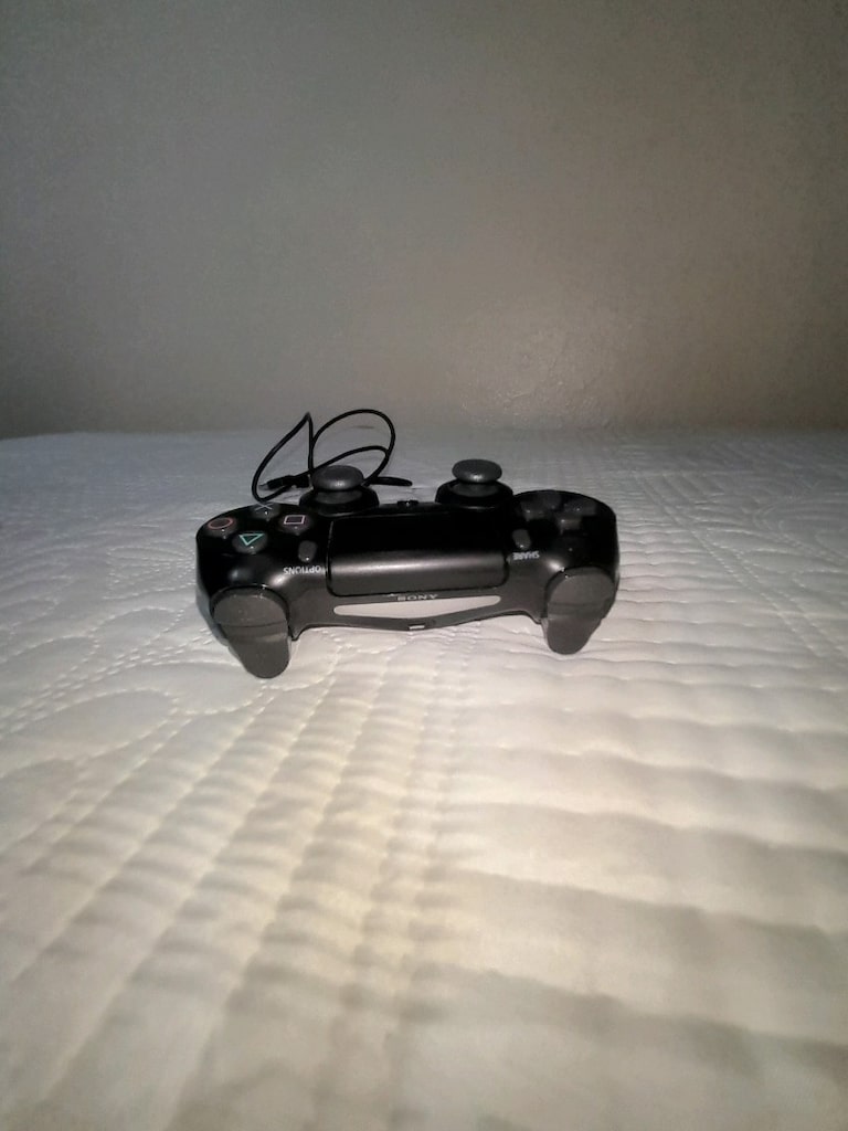 Acil satılık sıfır ayarında PlayStation 4 Slim - 3
