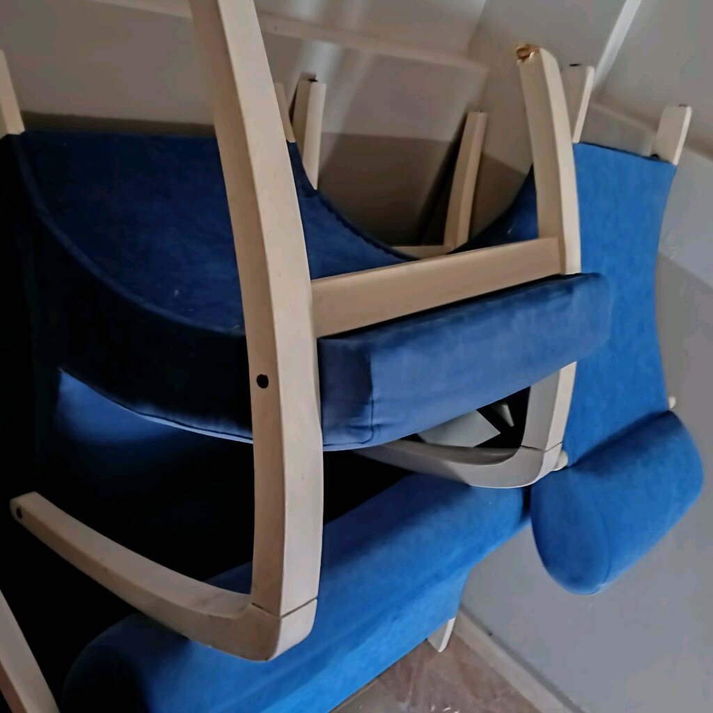 ACİL SATILIK SON FİYATTIR. Balkon koltuk takımı 2+1+1 ve katlanır masa - 17
