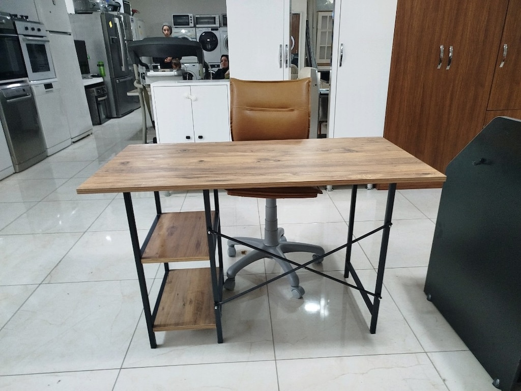 çalişma masası ve dönerli koltuk - 3