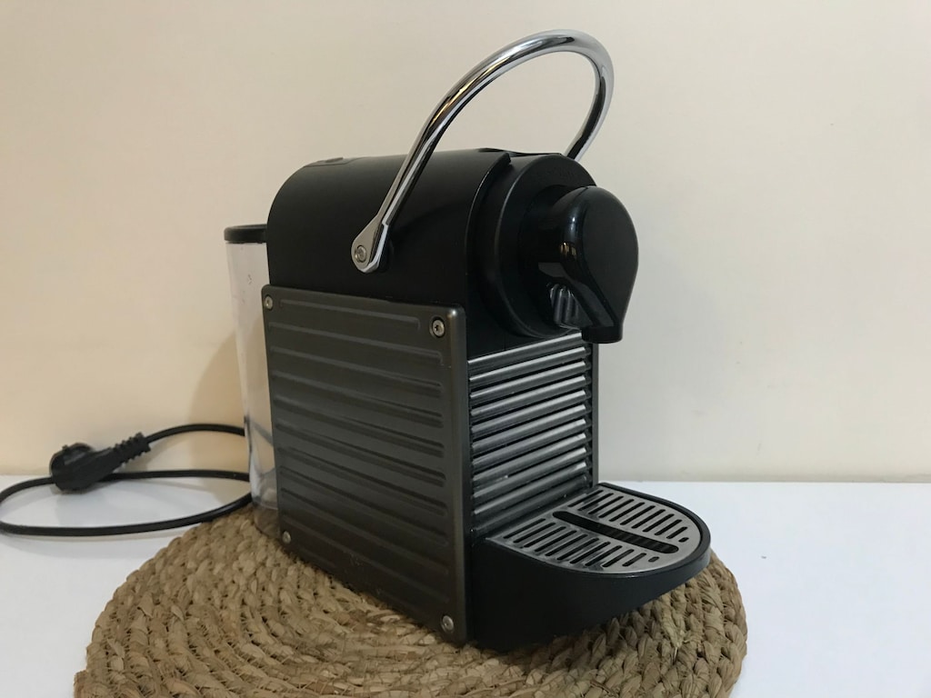 Nespresso Kahve Makinesi ve Süt Köpürtücüsü - 4