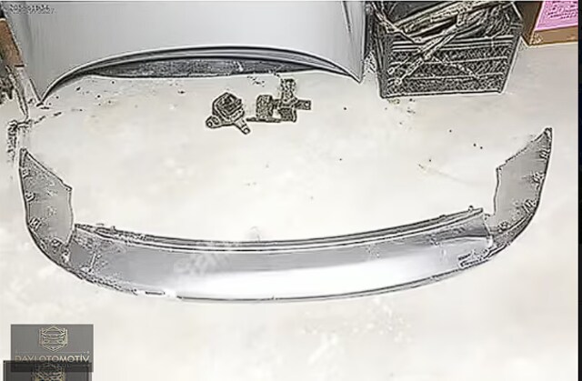 MEGANE 3 SW ARKA TAMPON ÜST PARÇASI