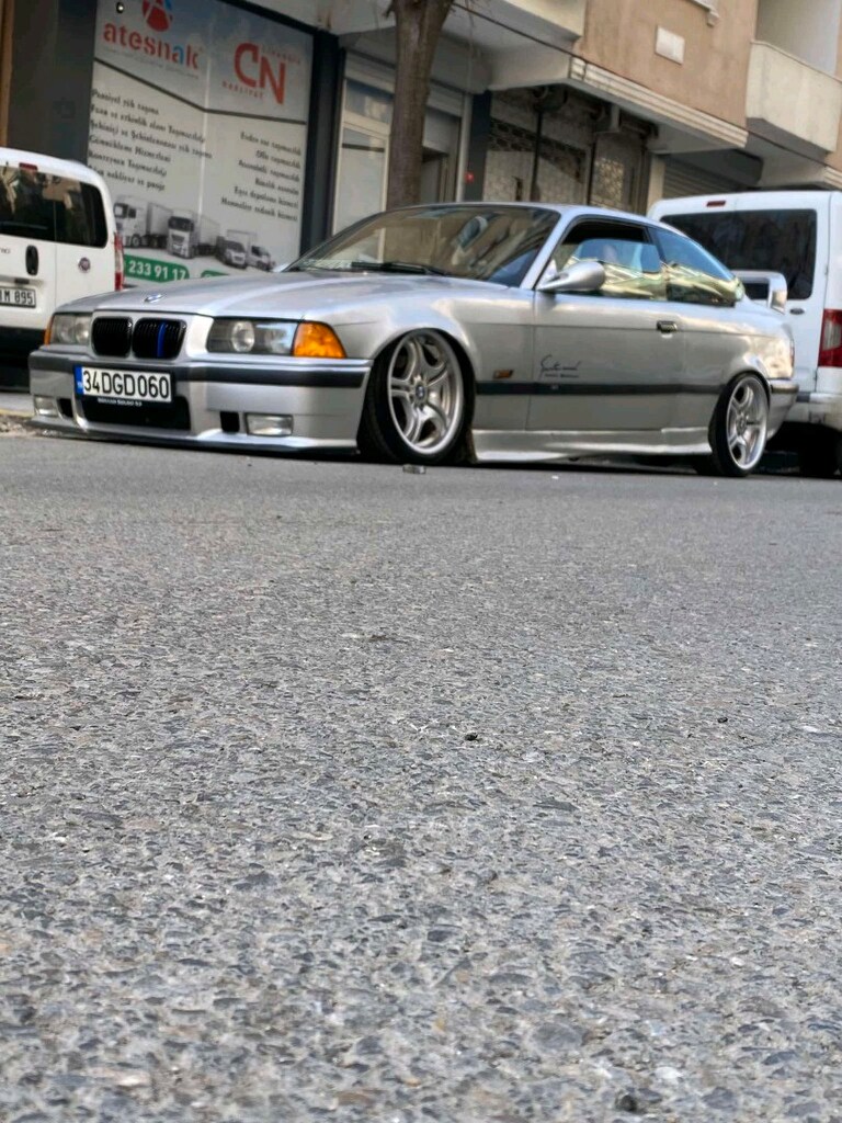 BMW 318i
