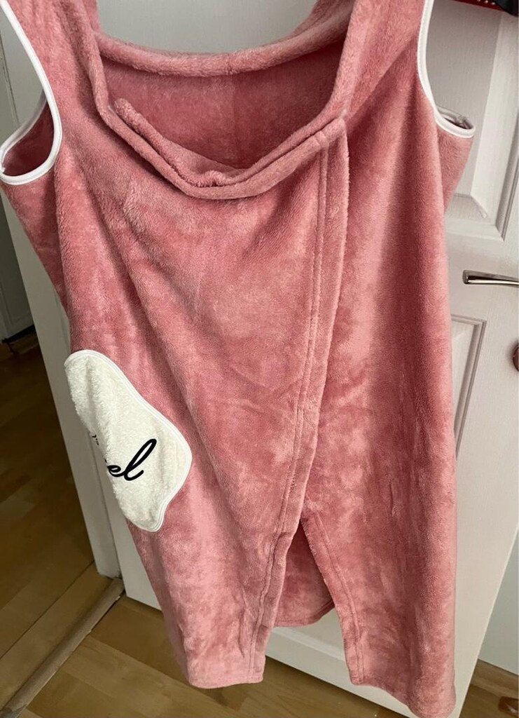 plaj havlusu pembe ve gri renkleri mevcut - 2