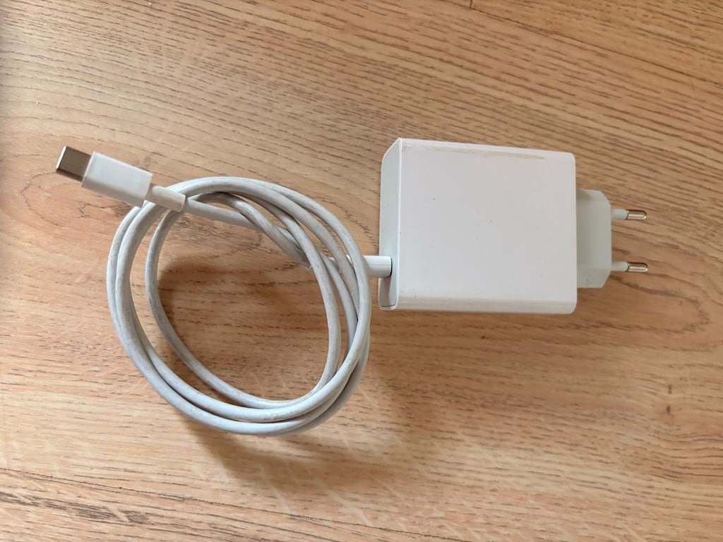 67 watt Şarj adaptörü kablo ile birlikte. - 3