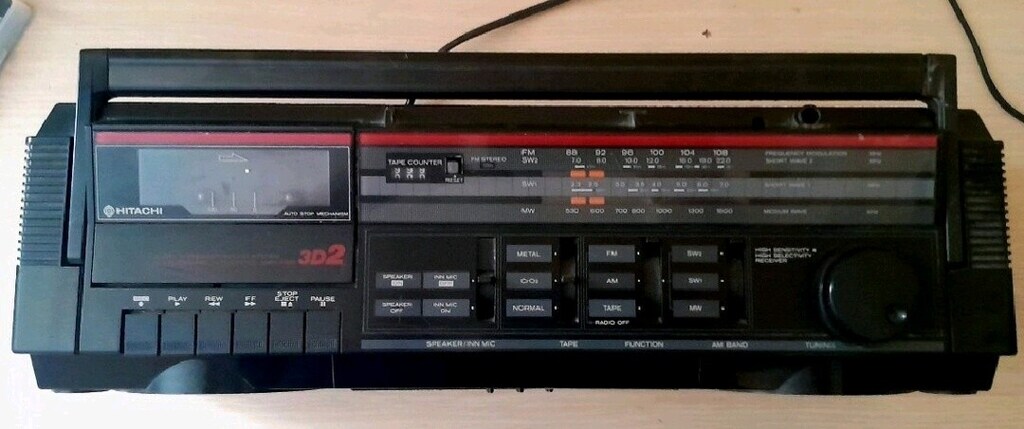 Hitachi 3D Super Woofer Vintage Teyp - 3