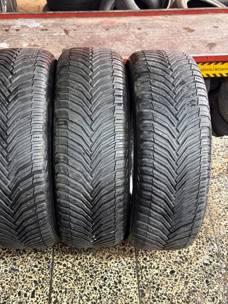 215 55 17MICHELİN 4 mevsim CROSS CLIMATE 2 4 Adet tarih 2022 - 4