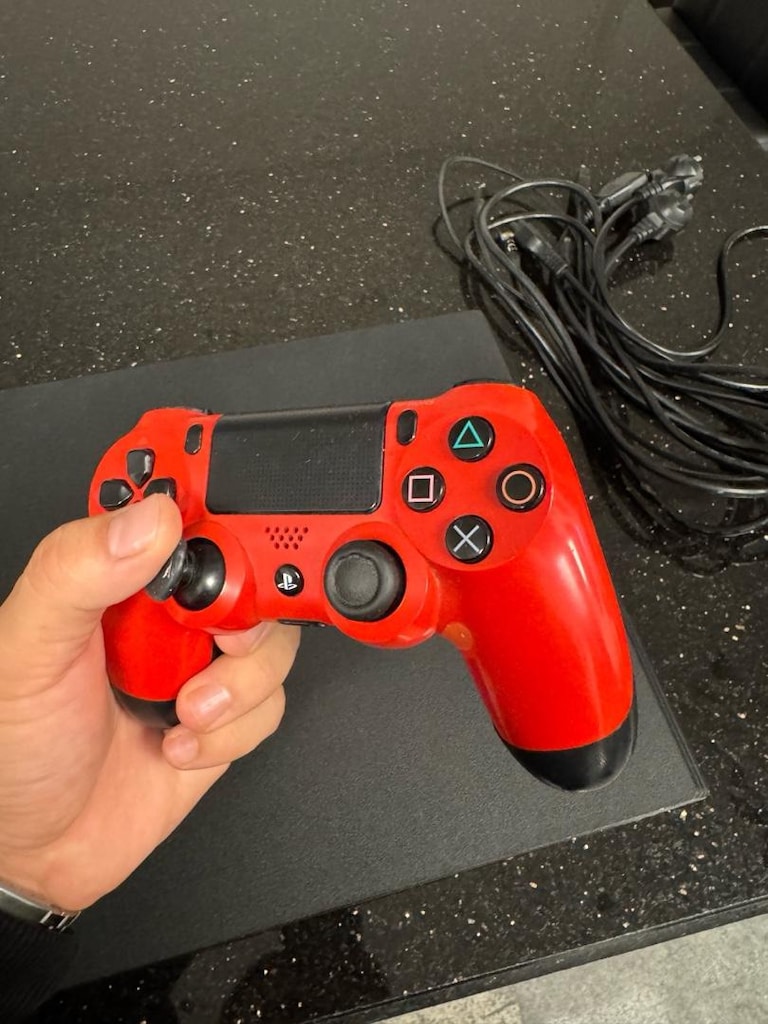 PS 4 PRO TEMİZ AÇILMAMIŞ CİHAZ - 7