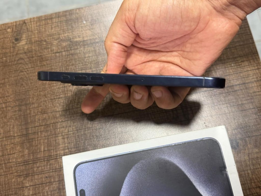 İPHONE 15 PRO MAX 256 GB LACİVERT PİL SAĞLIĞI 89 - 4