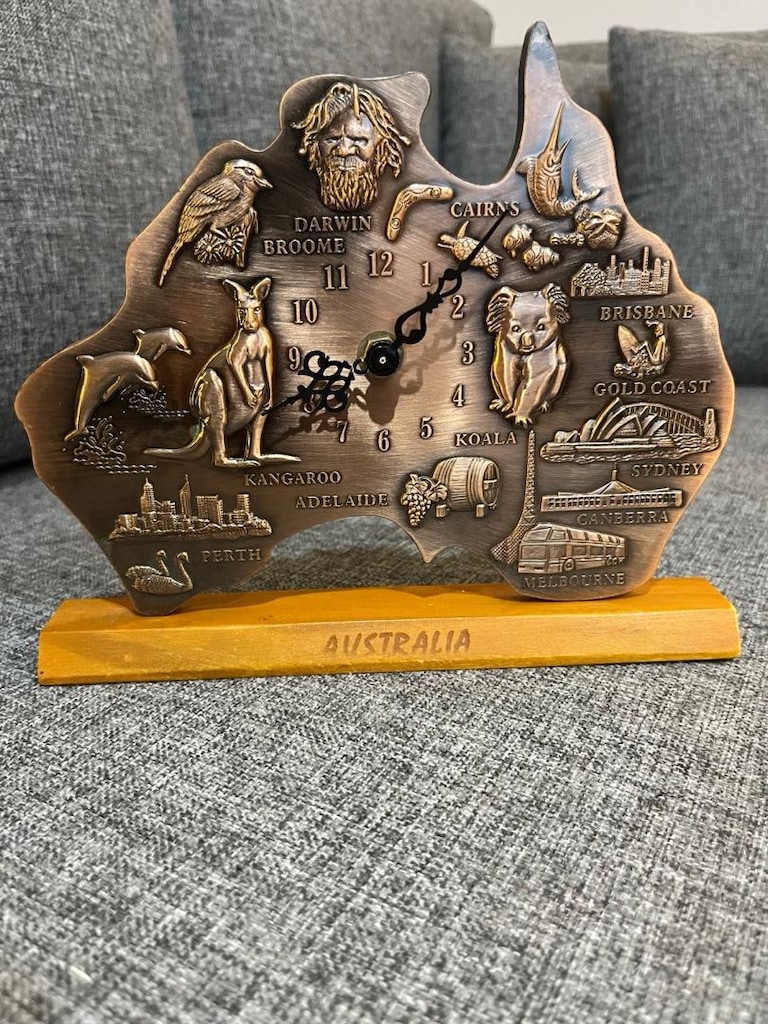 Avustralya kıtası şeklinde tasarlanmış masa saati - 8