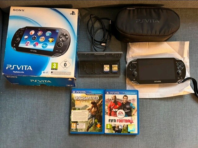 Sony PS Vita Wi-Fi Kutu İçerikli Temiz Cihaz