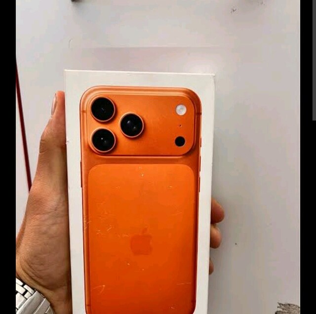 SIFIR KUTULU 17 PRO MAX TURUNCU