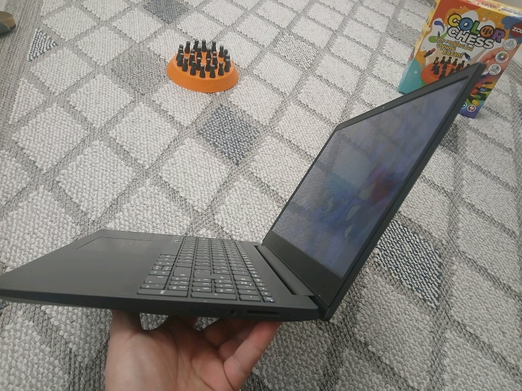 LENOVO V15 AMD 3020E 8 256 HATASIZZ - 8