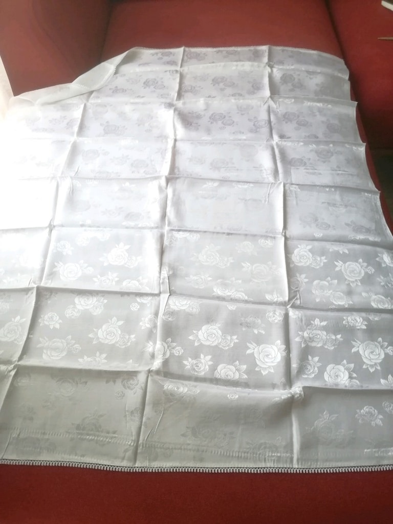 SIFIR VİNTAGE gül desenli beyaz saten örtü - 3