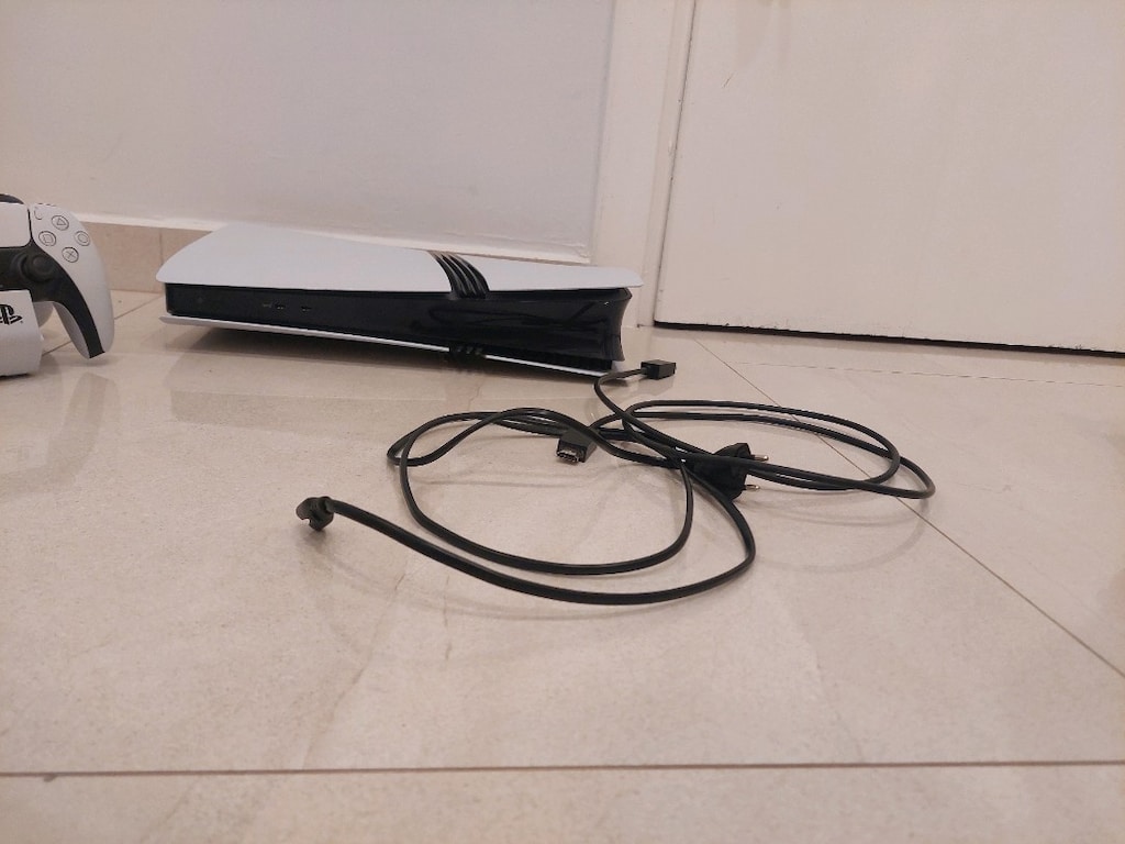 PLAYSTATION 5 PRO+2 KOL+ŞARJ İSTASYONU 2TB SIFIR GİBİ - 8