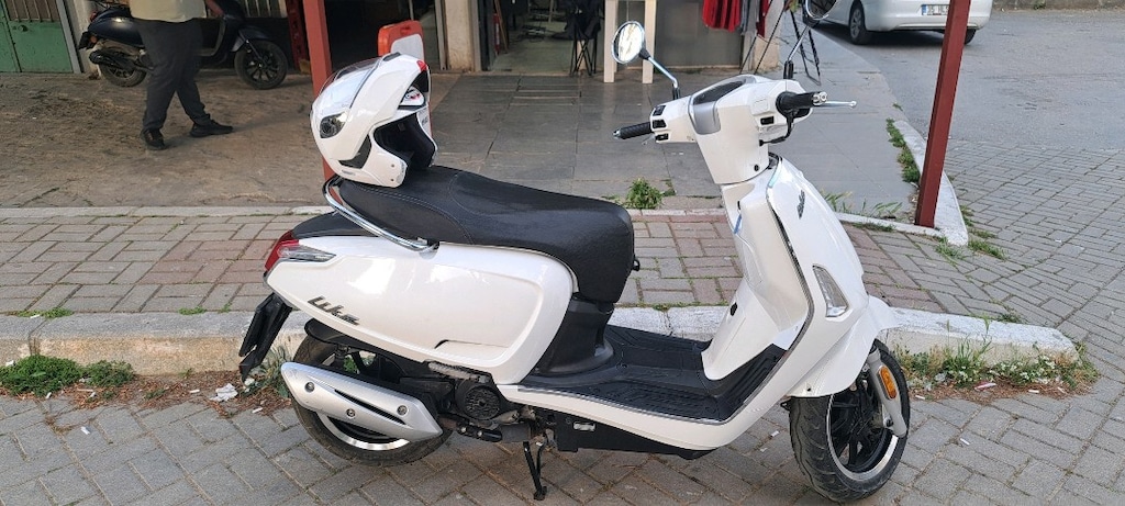 Kmyco Like 50 2021 model 6.000 km de - 3