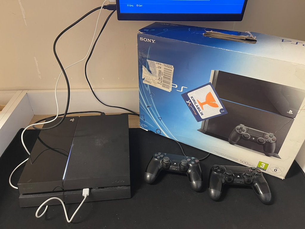 PS4 FAT 500 GB KIRIK JAILBREAKLI + 2 ADET SIFIR KOL + BOL OYUNLU - 10