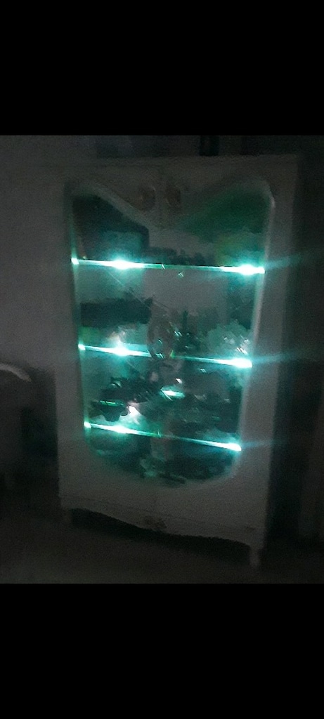 İSTİKBAL QUEEN YENİ 2 ADET LED AYDINLATMALI VİTRİNLER - 4