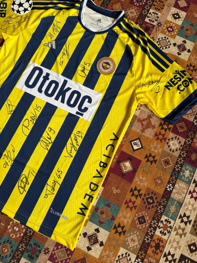 Fenerbahçe İmzalı Forması - 3