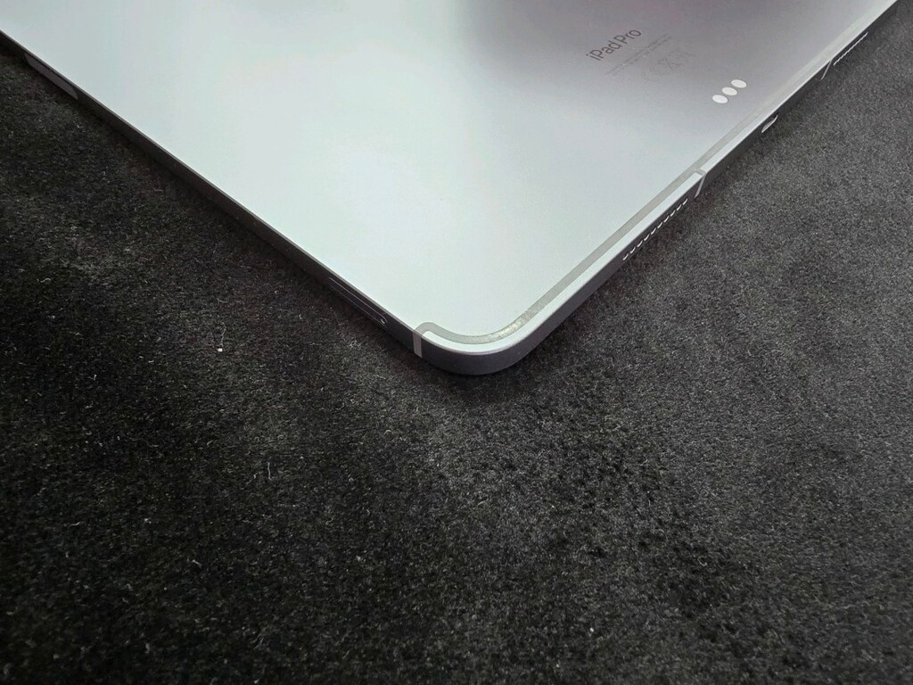 APPLE iPAD PRO 12.9” 6. NESİL – 2 TB – WI-FI + CELLULAR Kusurs - 9