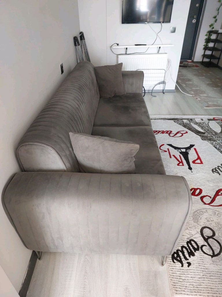 2 adet koltuk 1 adet sigara yanığı mevcut - 2