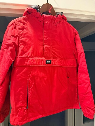 PULL AND BEAR KANGURU CEPLİ MONT