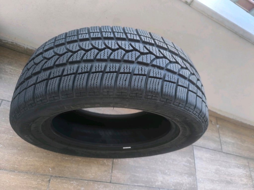 235 55 R17 Kış Lastiği 3 ay kullanıldı .