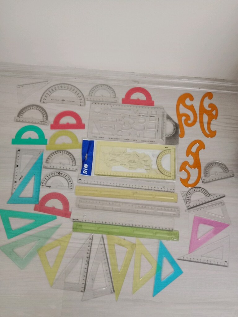 Geometrik seti Cetvel, Üçgen,Acı ölcer,ve kalıplardan OkulÇizim ve El