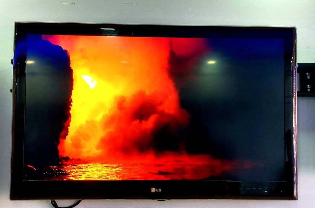 LG 120 EKRAN LED TV - 2
