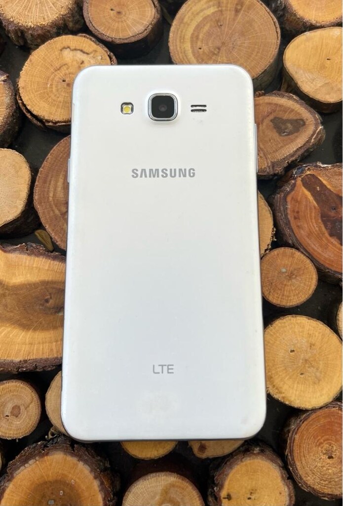 Samsung Galaxy J700M - 7