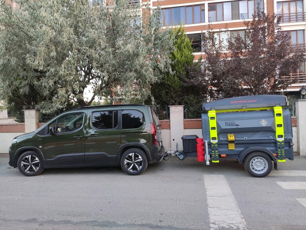 FIRSAT: Sadece 20 Gün Kullanılmış O1 Römork + 4 Kişilik Çadır Seti - 7