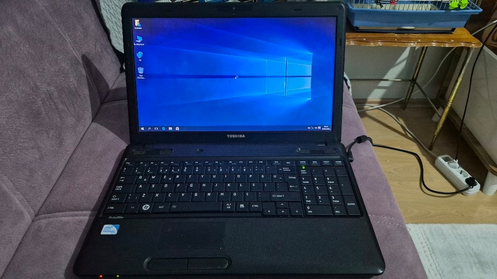 Sıfır gibi Laptop 256gb 15.6 inç jelatinleri duruyor mükemmel - 7