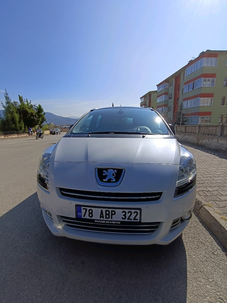 7 kişilik otomobil AİLE ARACİ Peugeot 5008 - 5