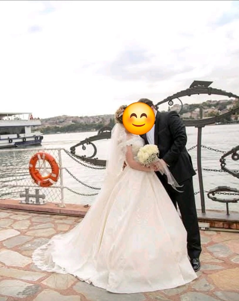 AYSİRA MARKA FRANSIZ GÜPÜRLÜ PRENSES MODEL GELİNLİK — görsel 2/15