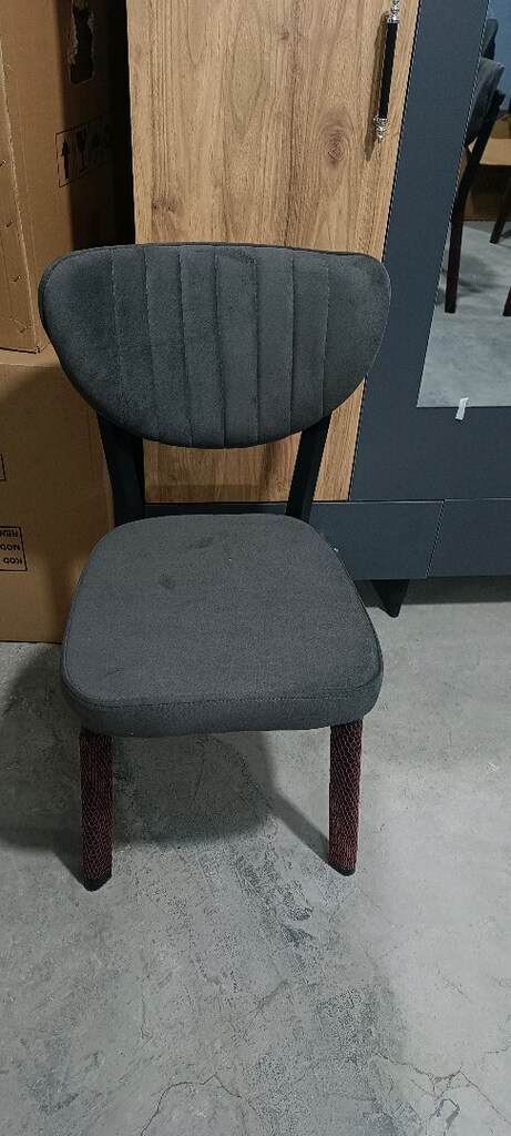 Elma sandalye tanesi 1500 TL - 2
