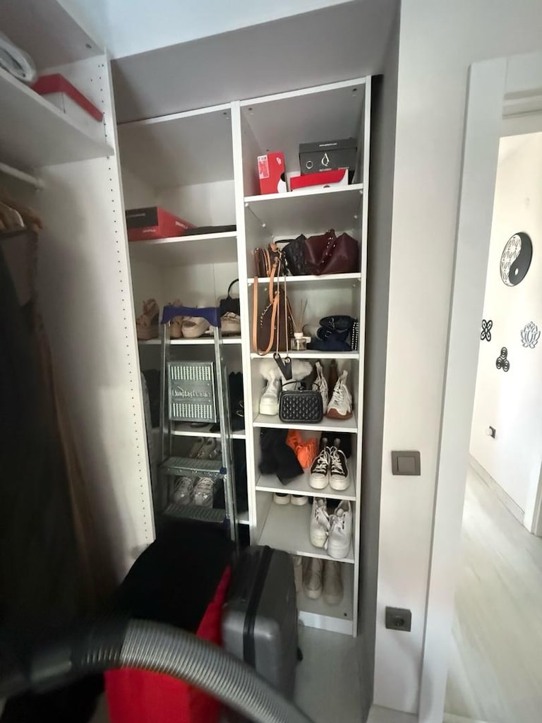 ikea 9 parça giyinme odası - 2