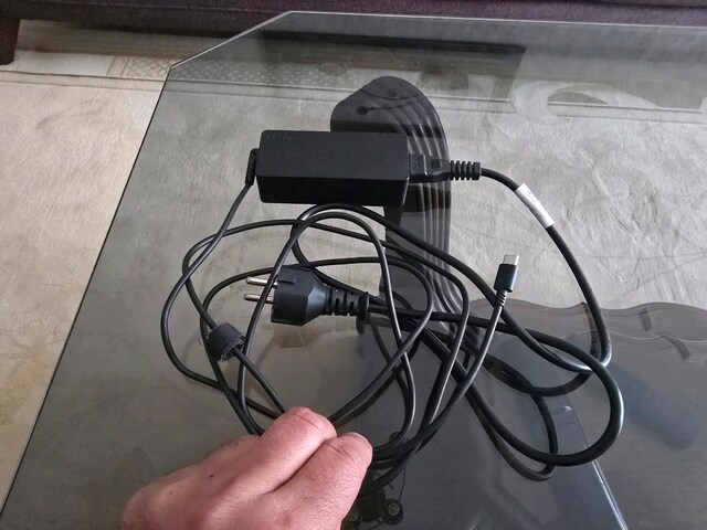 C tip 65 Watt laptop şarj aparatı