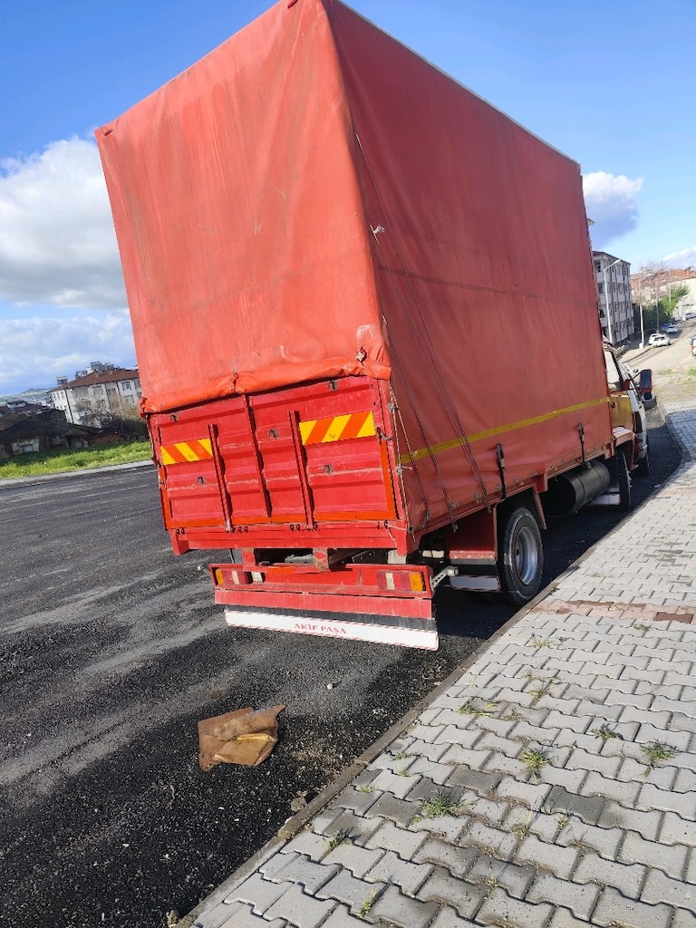 Otomobil takasli Mercedes mb800 tertemiz