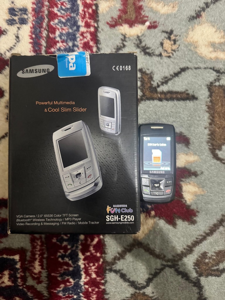 Efsane Samsung SGH-E250 Kızaklı - Orijinal Kutusunda - 2