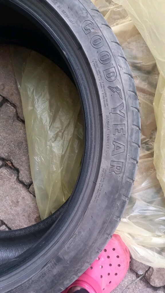 good year marka 265/40R20 - 3