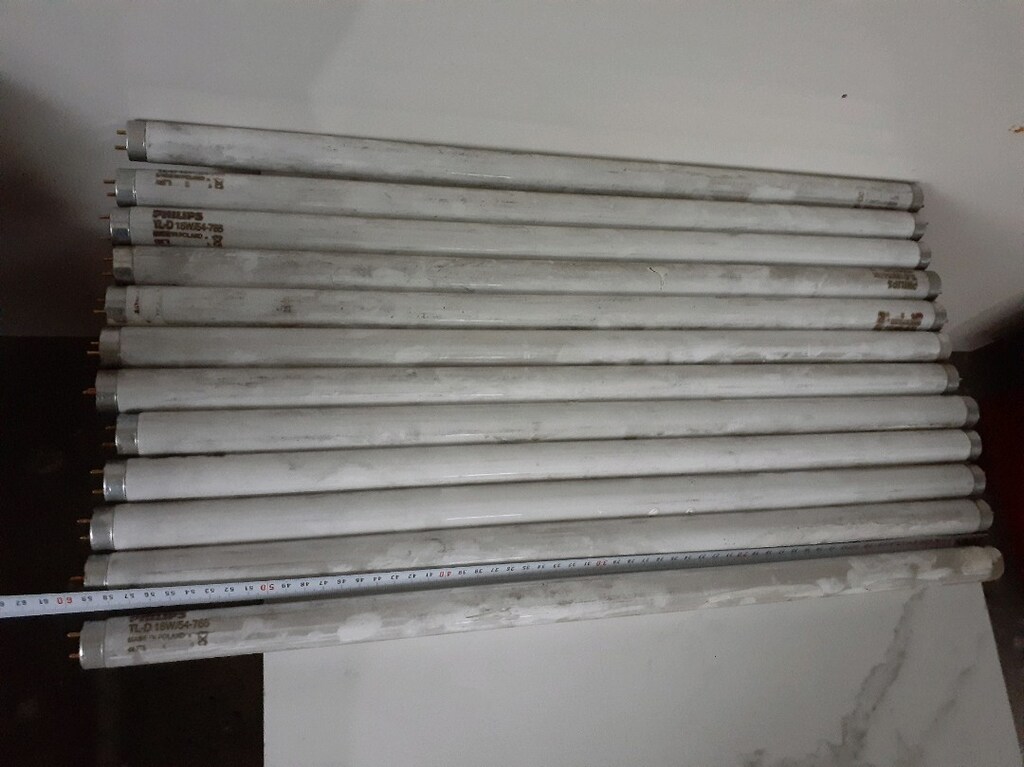12 adet 60cm lik flörasan lamba.
