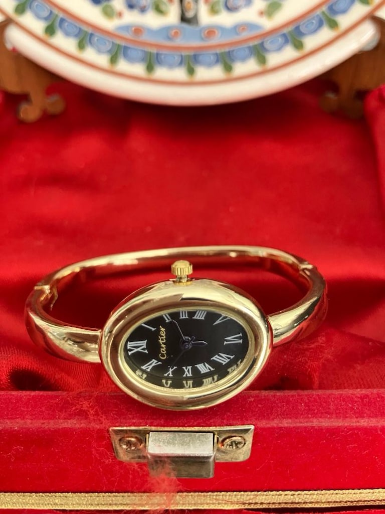 Cartier Altın Tonlu kelepçe kordonlu Oval kadın Saat - 2