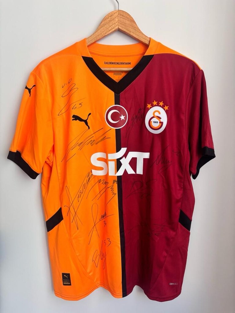 Galatasaray İmzalı Profesyonel Forma