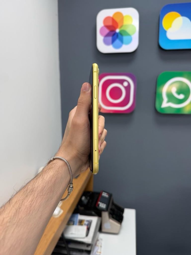 İphone 11 64 Gb Sarı 13 Ay Açık - 2