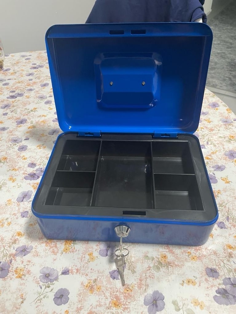 çelik kasa 2 anahtarlı 25cm 18 cm yükseklik 9 cm - 2